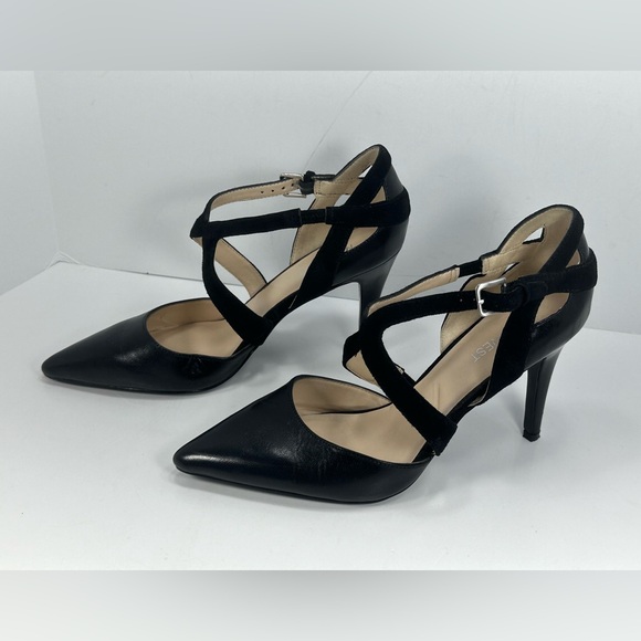 Beautiful Nine West Black Leather and Suede Pumps - Picture 2 of 8
